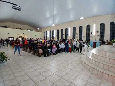 Bairro Cristo Rei celebra Pentecostes com missa especial e consagração dos dizimistas